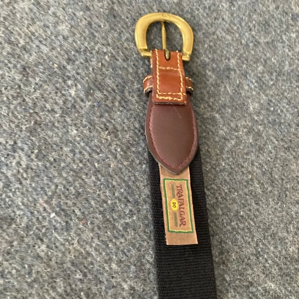 Trafalgar Black Canvas With Red Stripe Leather Belt  Sz 34 Made In USA #030230